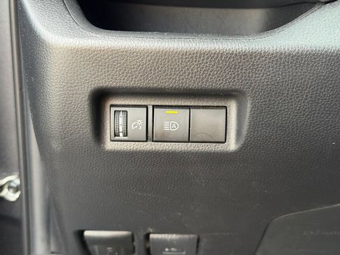 Used 2022 Toyota RAV4 LE w/ Carpet Mat Package (TMS) AWD/4WD image 18
