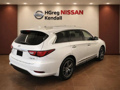 Used 2017 INFINITI QX60 Luxe w/ Premium Plus Package AWD/4WD image 4