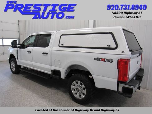Used 2023 Ford F250 XLT AWD/4WD image 2