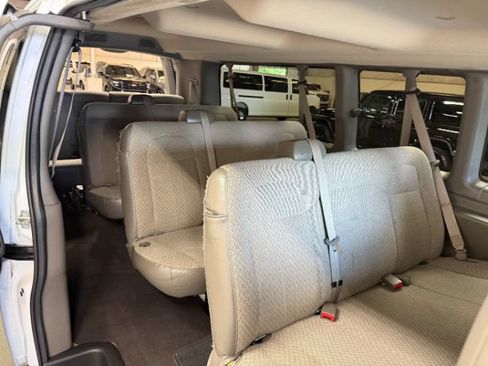 Used 2025 Chevrolet Express 3500 LT w/ LT Preferred Equipment Group RWD image 24