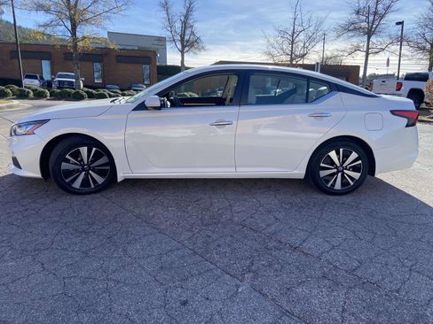 Used 2022 Nissan Altima 2.5 SV w/ SV Premium Package image 24