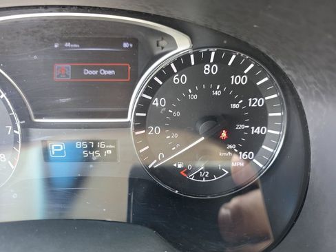 Used 2014 Nissan Pathfinder SV image 26