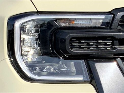 Used 2025 Ford Ranger XLT w/ FX4 Off-Road Package AWD/4WD image 11