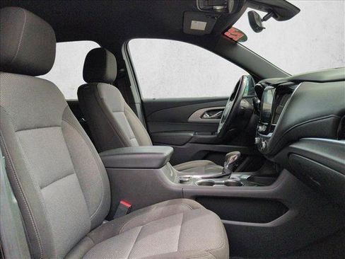 Used 2022 Chevrolet Traverse LT FWD image 21