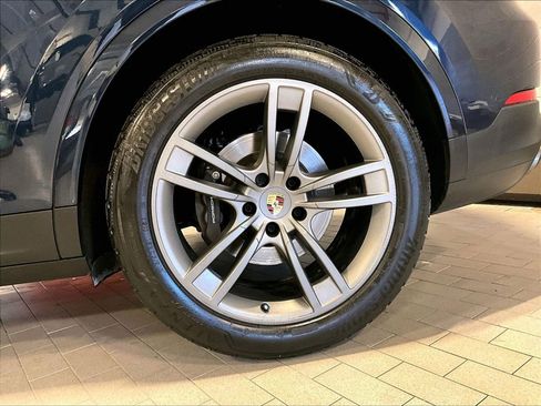 Certified 2025 Porsche Cayenne Coupe AWD/4WD image 14