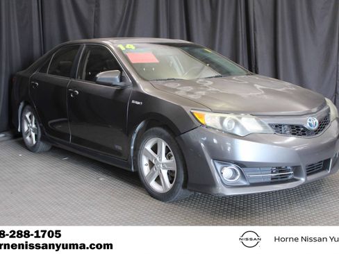 Used 2014 Toyota Camry SE w/ Moonroof Package FWD image 1