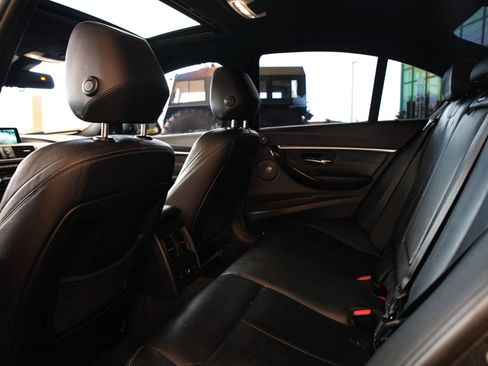 Used 2017 BMW 340i xDrive Sedan AWD/4WD image 25