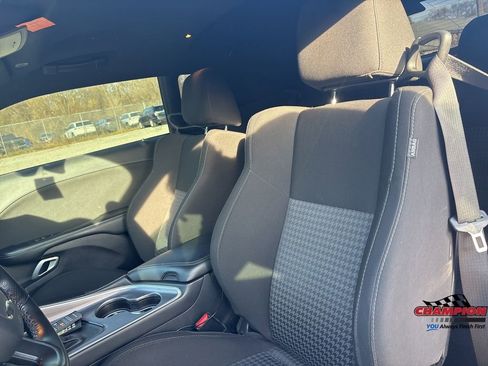 Used 2020 Dodge Challenger R/T w/ T/A Package image 27