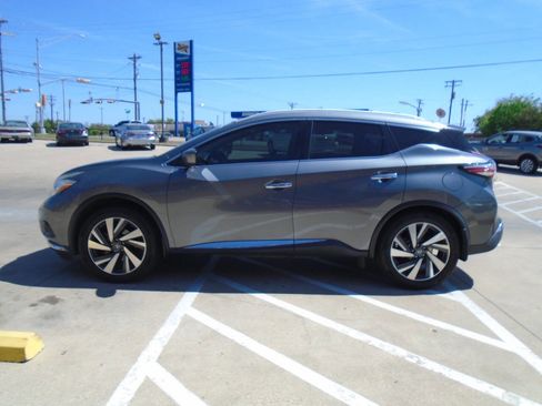Used 2018 Nissan Murano Platinum image 2