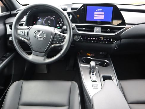 Used 2025 Lexus UX 300h FWD image 32