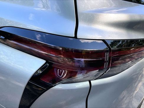Certified 2023 Toyota Sienna XLE AWD/4WD image 27