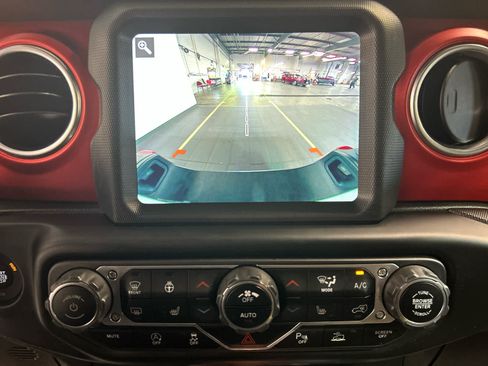 Used 2022 Jeep Gladiator Rubicon w/ LED Lighting Group AWD/4WD image 5