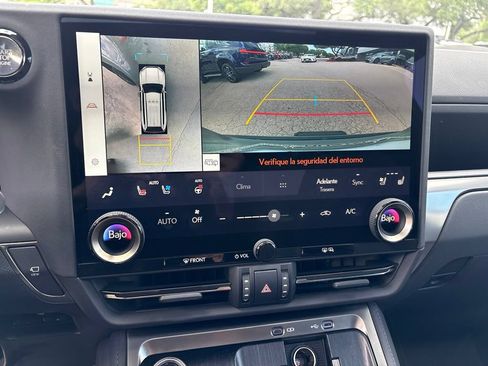Used 2024 Lexus GX 550 w/ Cold Area Package AWD/4WD image 16