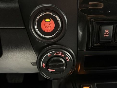 Used 2024 Nissan Titan SV w/ SV Bronze Edition Package image 36