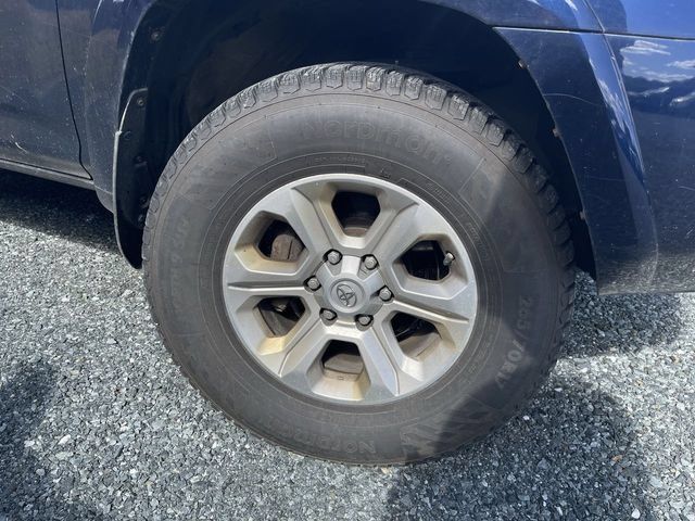 Certified 2021 Toyota 4Runner SR5 AWD/4WD image 9
