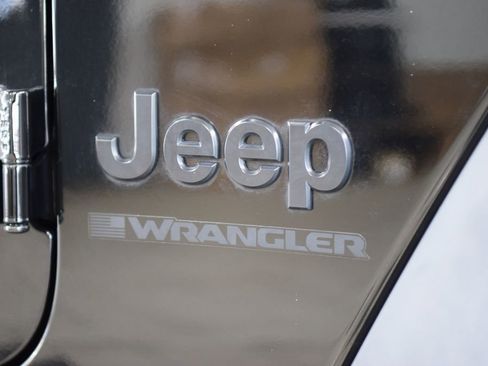 Used 2024 Jeep Wrangler Sport S image 13
