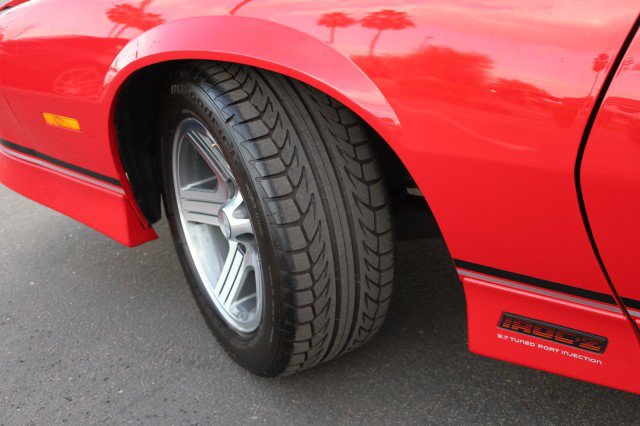Used 1990 Chevrolet Camaro IROC-Z RWD image 46