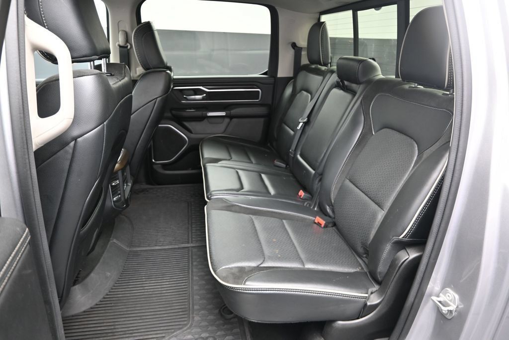 Used 2022 RAM 1500 Laramie AWD/4WD image 18