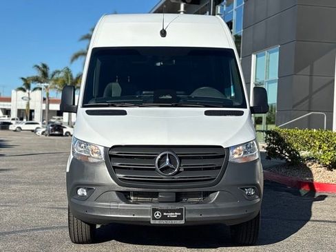 Used 2025 Mercedes-Benz Sprinter 2500 image 11