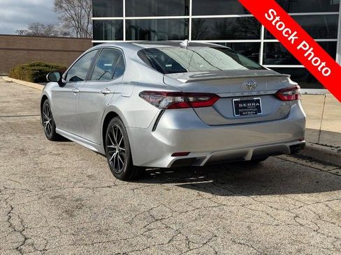 Used 2024 Toyota Camry SE image 5