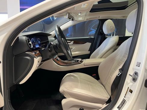 Used 2020 Mercedes-Benz E 450 4MATIC Wagon image 3