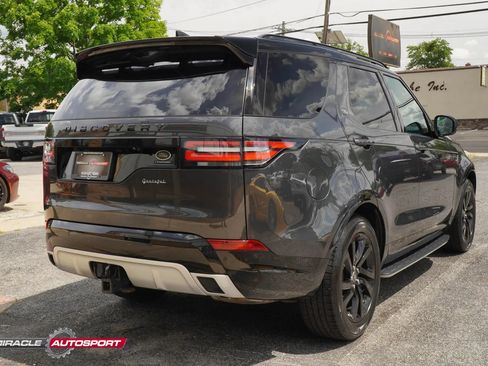 Used 2020 Land Rover Discovery Landmark AWD/4WD image 7