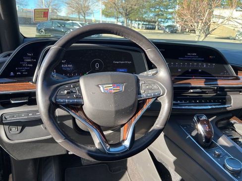 Used 2023 Cadillac Escalade Premium Luxury image 17