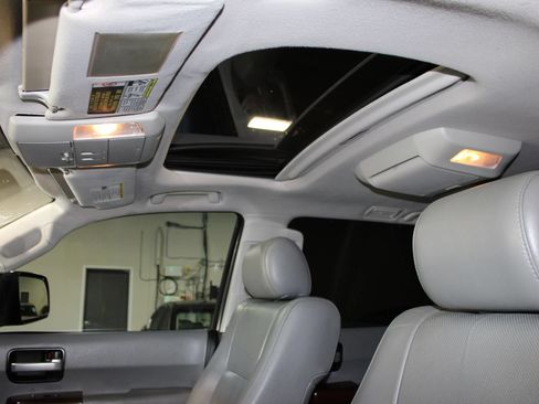 Used 2014 Toyota Sequoia Platinum RWD image 25