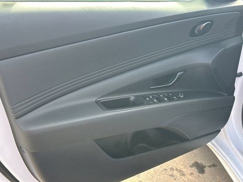 Certified 2025 Hyundai Elantra Sport FWD image 10