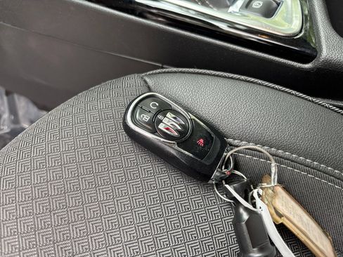 Used 2025 Buick Encore GX Preferred FWD image 22