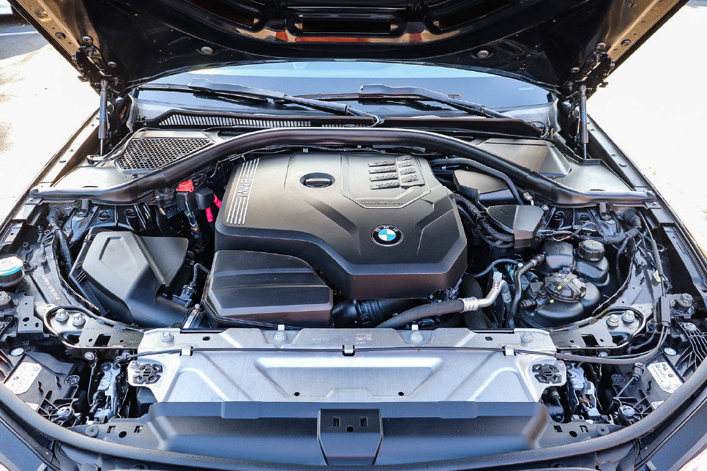 Certified 2023 BMW 330i Sedan w/ Convenience Package RWD image 26