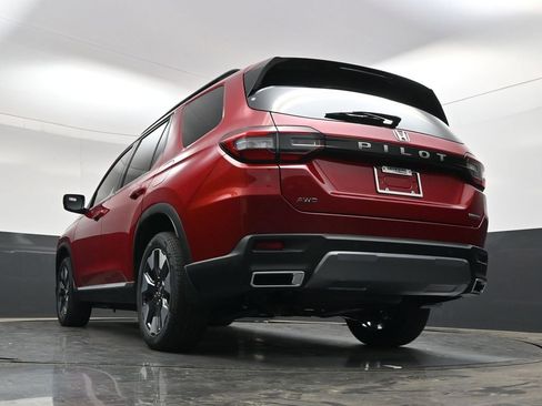 New 2026 Honda Pilot Touring image 32