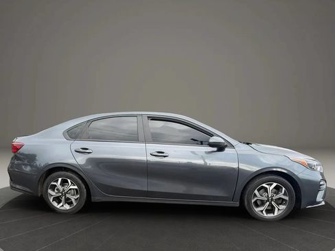 Used 2020 Kia Forte LXS FWD image 4