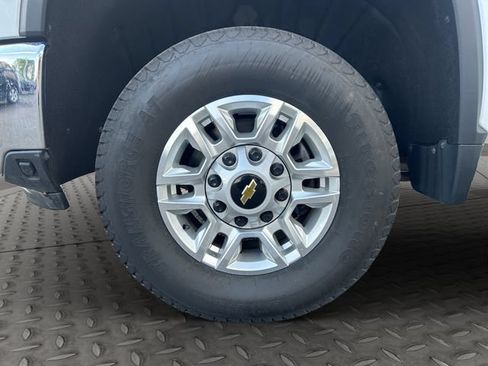Used 2025 Chevrolet Silverado 2500 LT w/ Convenience Package AWD/4WD image 27