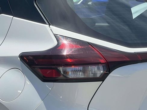 Used 2024 Nissan Kicks SV w/ Interior Electronics Package FWD image 10