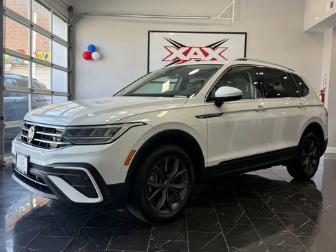 Used 2022 Volkswagen Tiguan SE AWD/4WD image 3