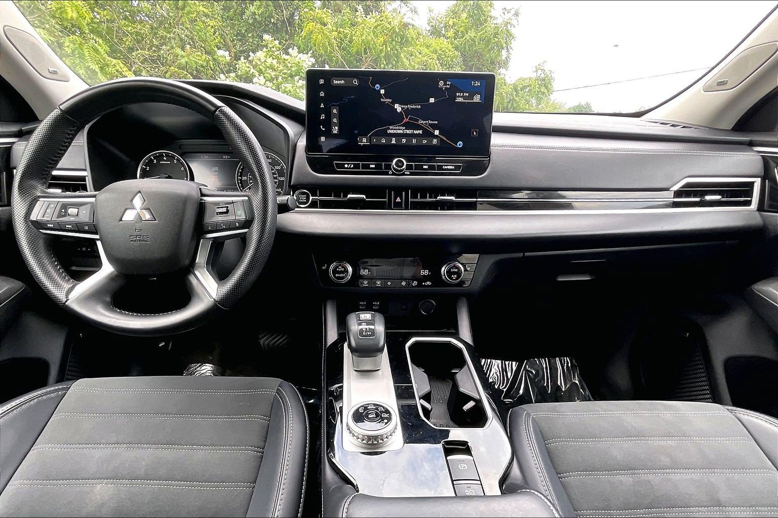 Used 2025 Mitsubishi Outlander SE FWD image 14
