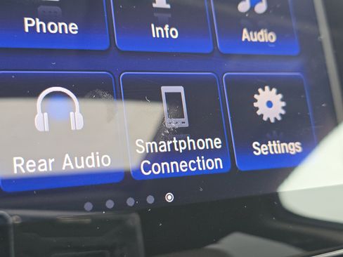 Used 2018 Honda Pilot Touring image 11