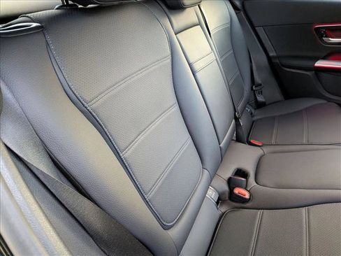 Used 2025 Mercedes-Benz GLC 300 4MATIC image 19