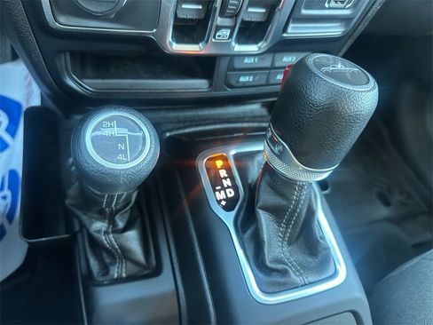 Certified 2024 Jeep Gladiator Sport image 31