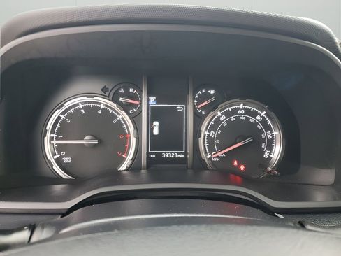 Used 2024 Toyota 4Runner TRD Off-Road image 33