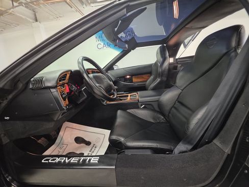 Used 1994 Chevrolet Corvette Coupe RWD image 19
