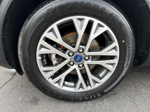 Used 2022 Ford Escape SEL image 9