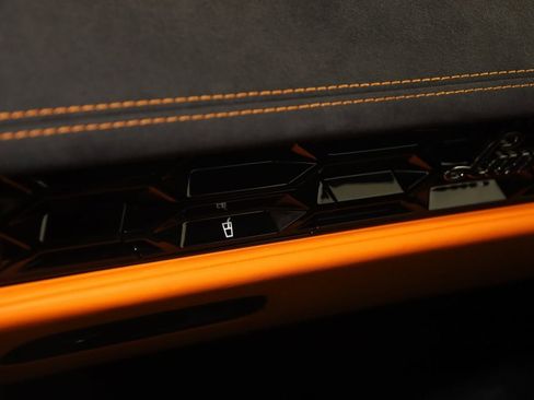 Used 2023 Lamborghini Huracan Tecnica image 48