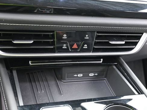 Used 2026 Volkswagen Atlas SE FWD image 11