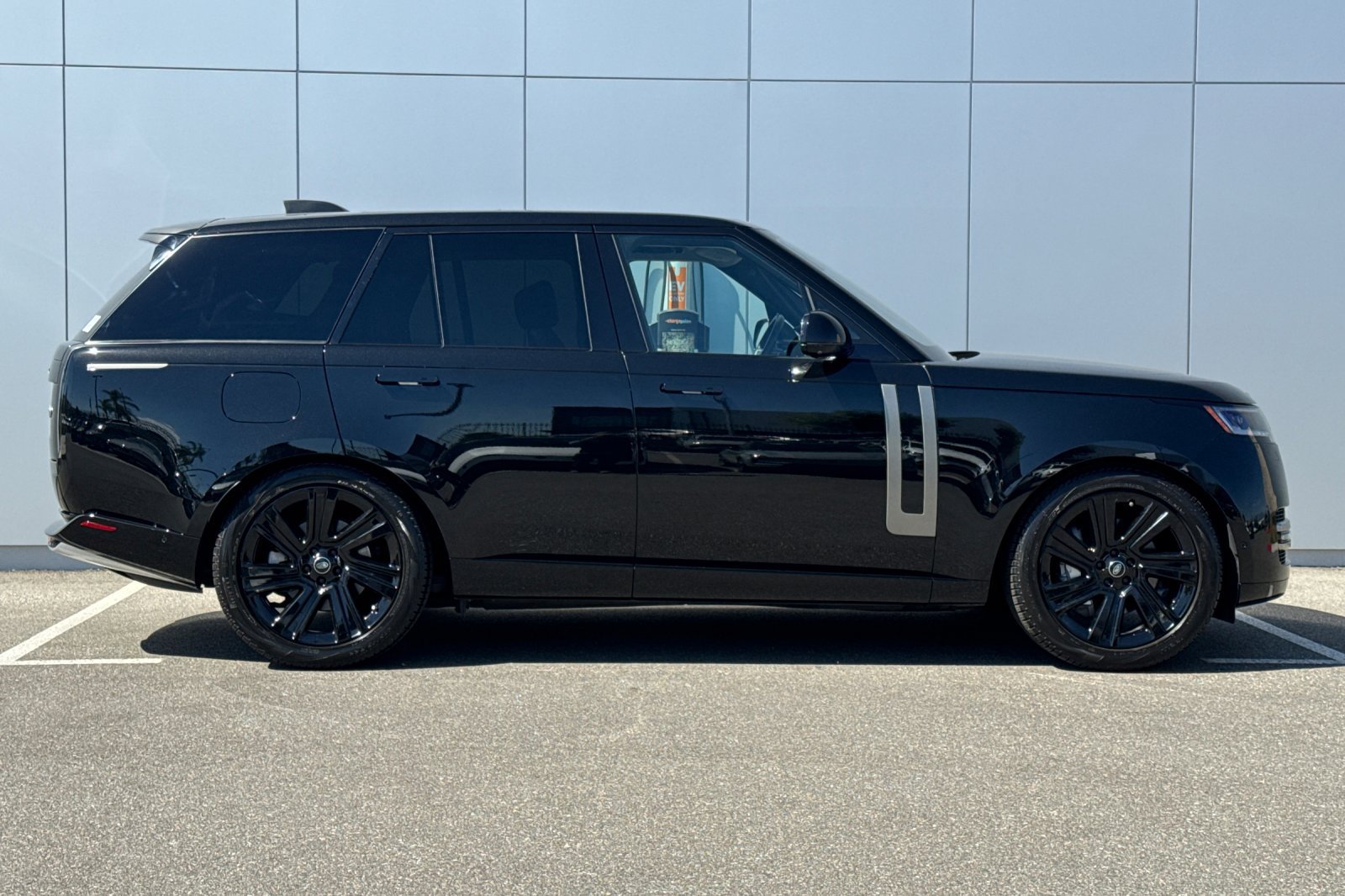 Used 2023 Land Rover Range Rover SE AWD/4WD image 6