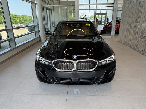 New 2026 BMW 330i xDrive Sedan w/ Convenience Package AWD/4WD image 2