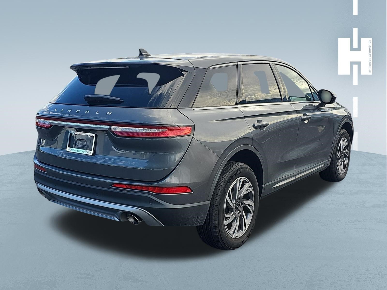 Used 2023 Lincoln Corsair FWD image 3