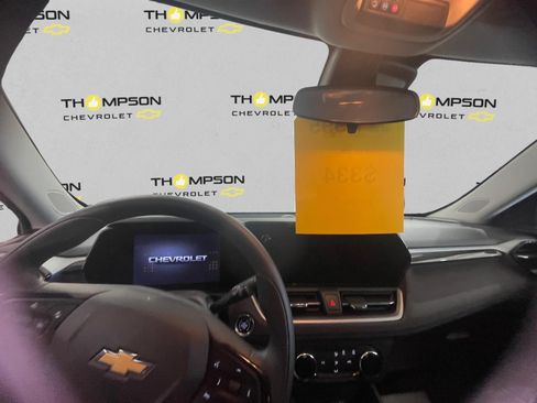 Used 2025 Chevrolet TrailBlazer LS FWD image 10