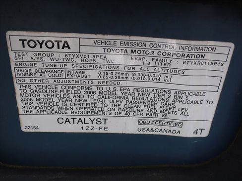 Used 2006 Toyota Matrix XR FWD image 33